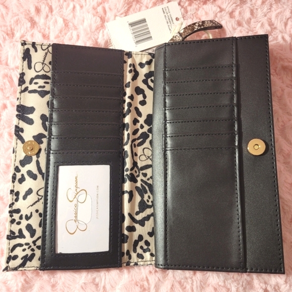 Hard To Find! Jessica Simpson large bifold/zip-around wallet. - Picture 3 of 16
